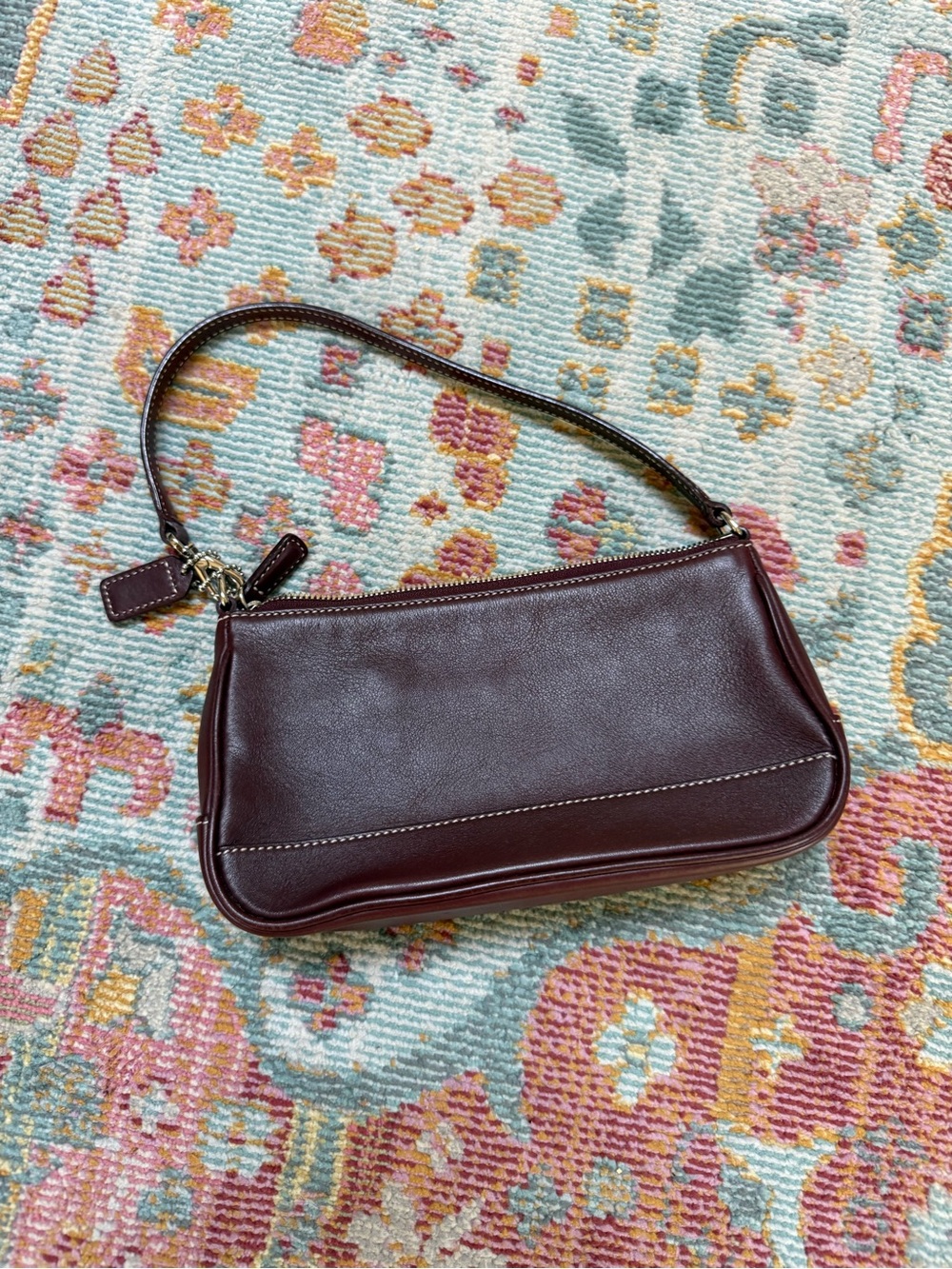 Coach, like new Classic Leather clutch/ purse in burgandy